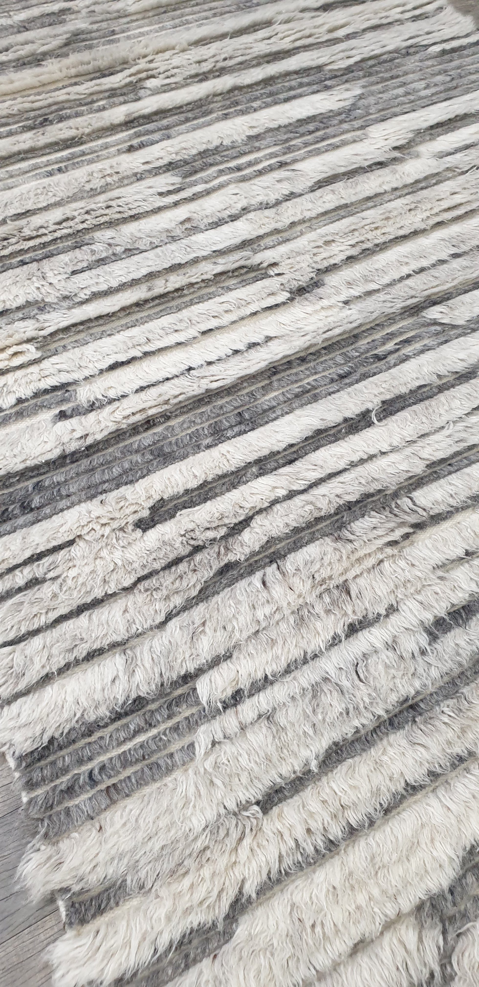 Cloud Strata – Handgeknüpfter Hochflor