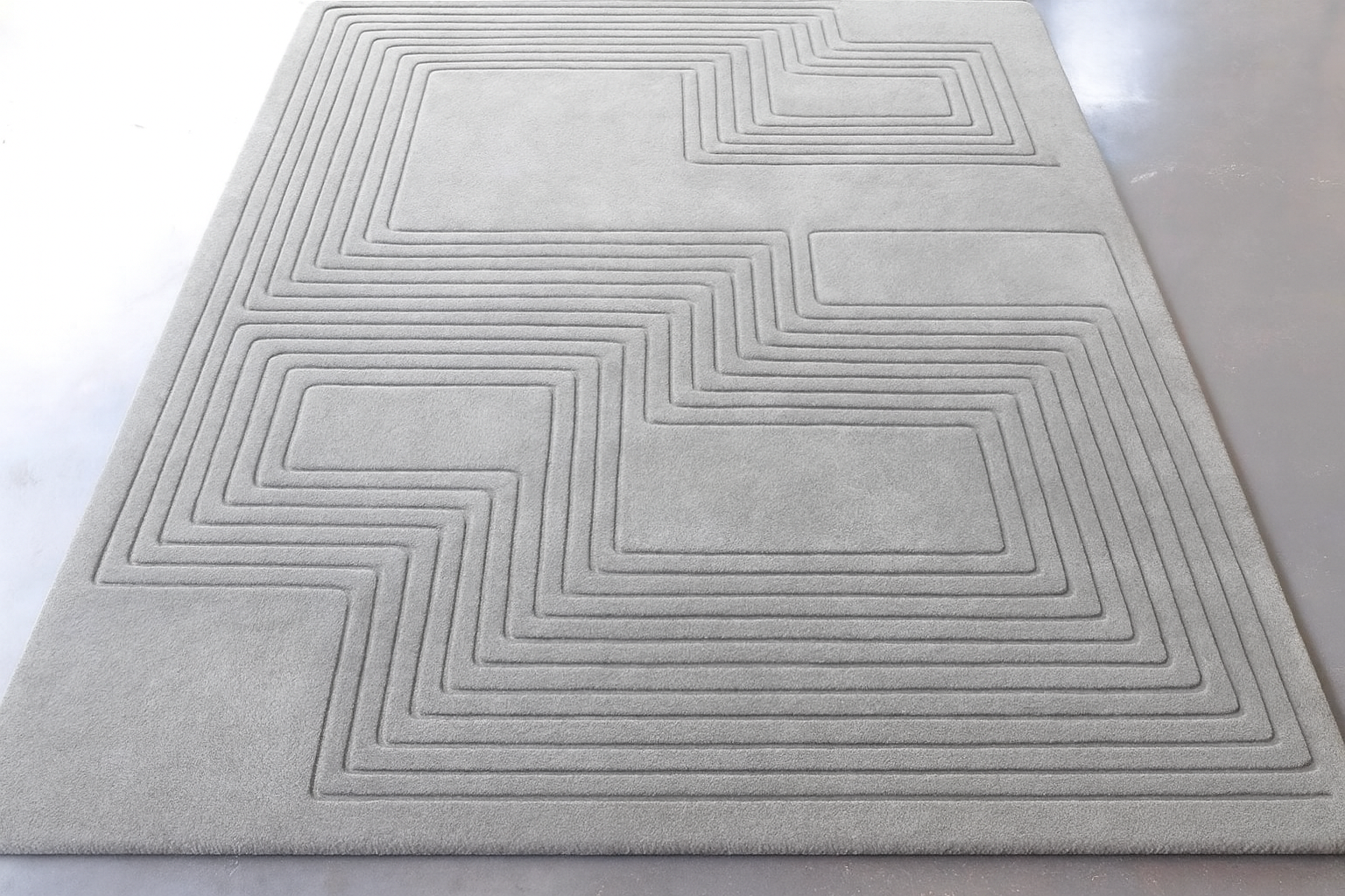 Handgetufter Wollteppich „Organic Lines“ – Tiefgrün (In mehreren Farben erhältlich)