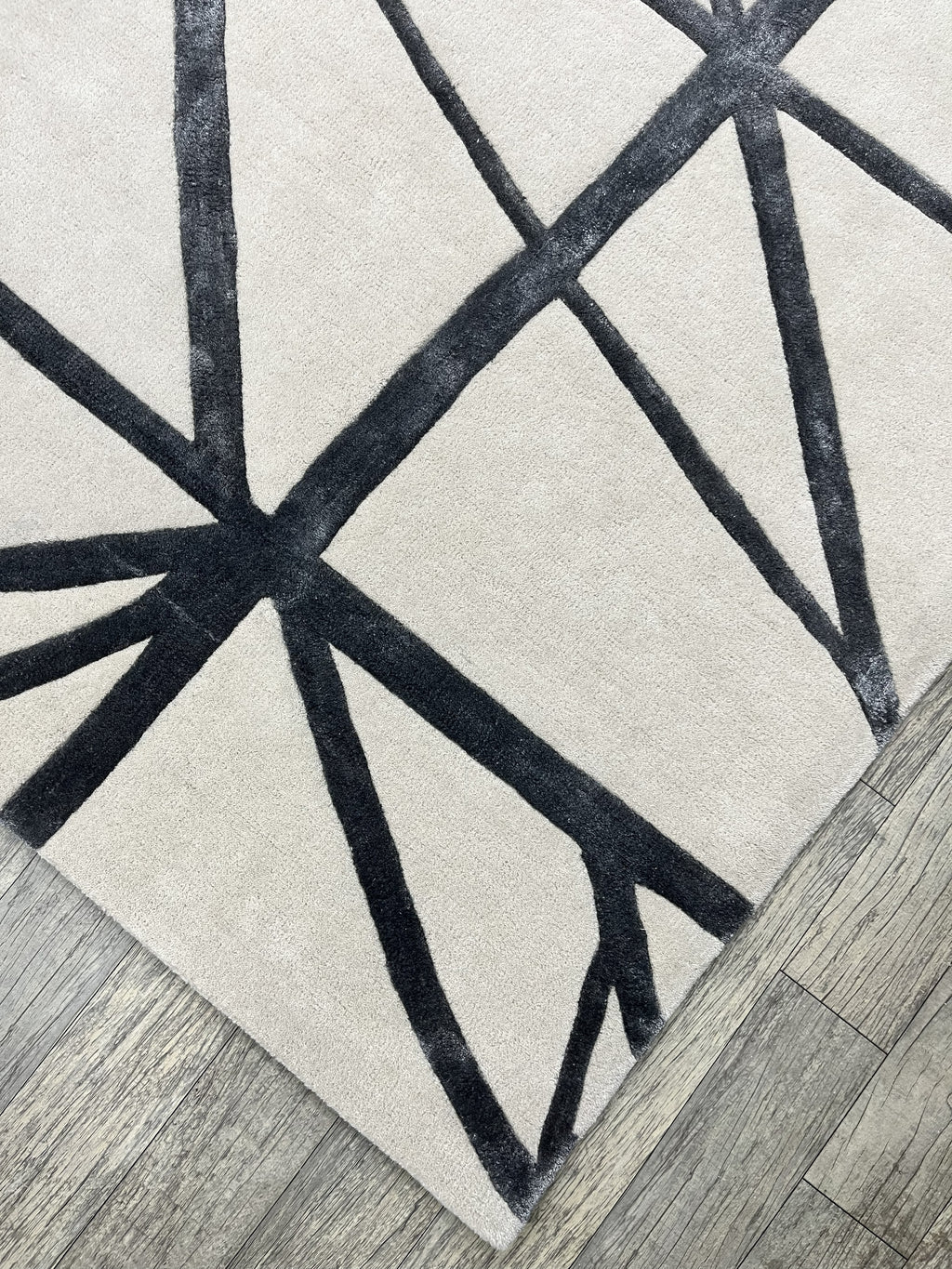 Linear Motion – Hand-Tufted Design