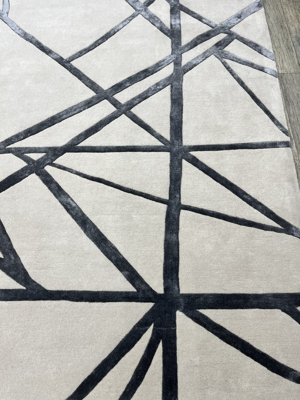 Linear Motion – Hand-Tufted Design