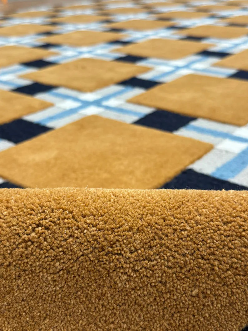 Golden Grid – Hand-Tufted Design