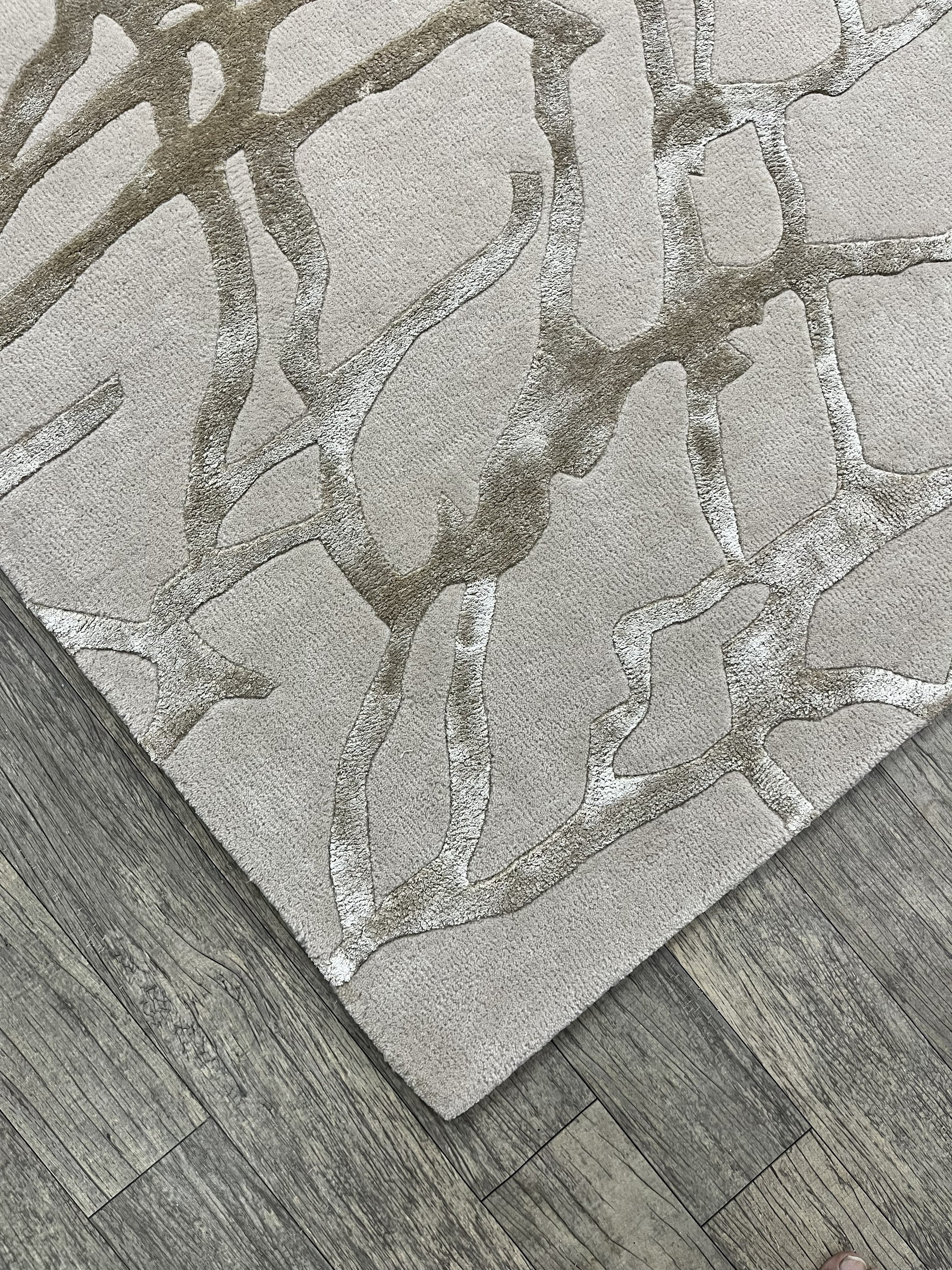 Contour Mosaic – Hand-tufted Design