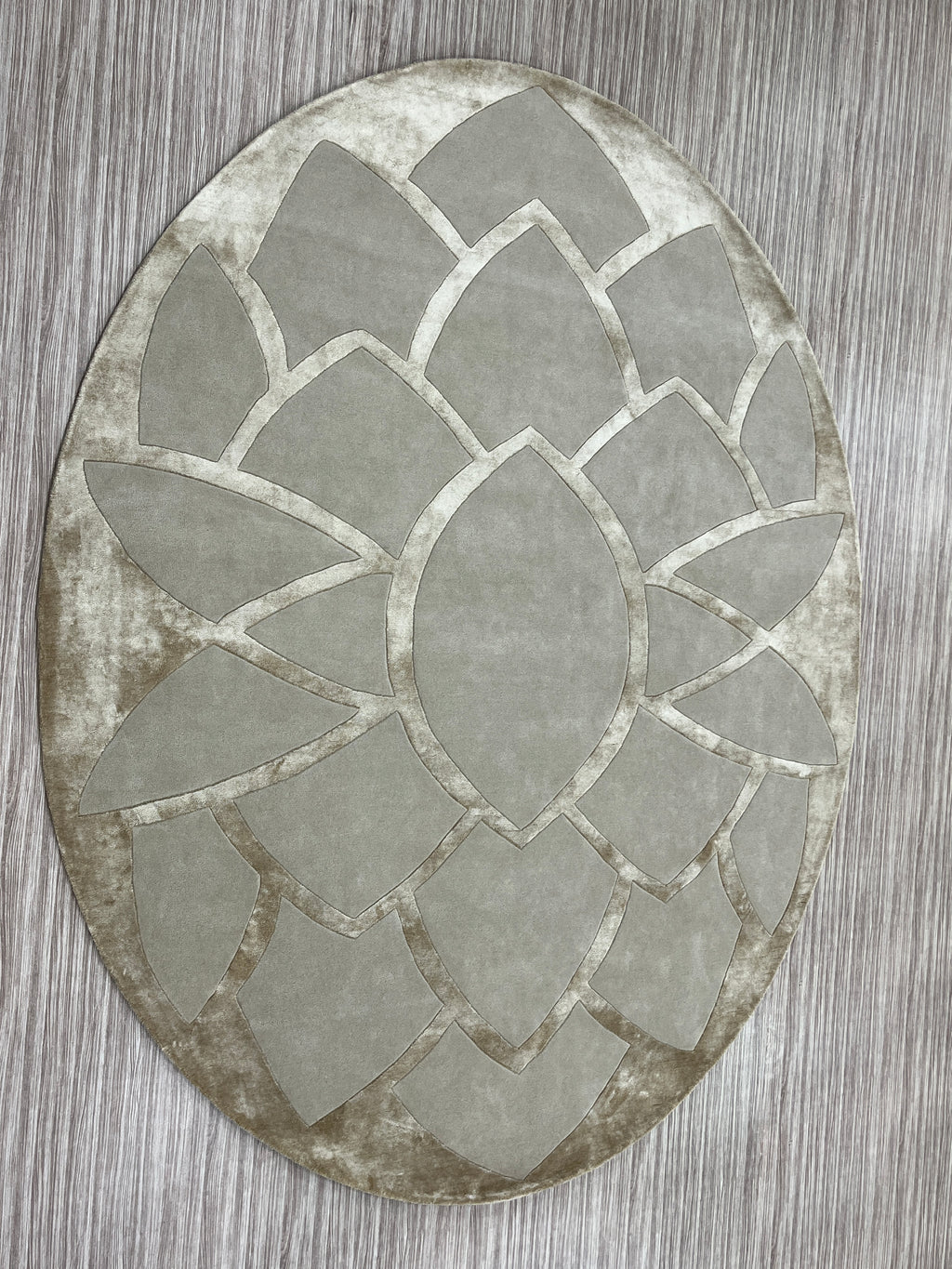 Lotus Harmony - Oval Hand-Tufted Design