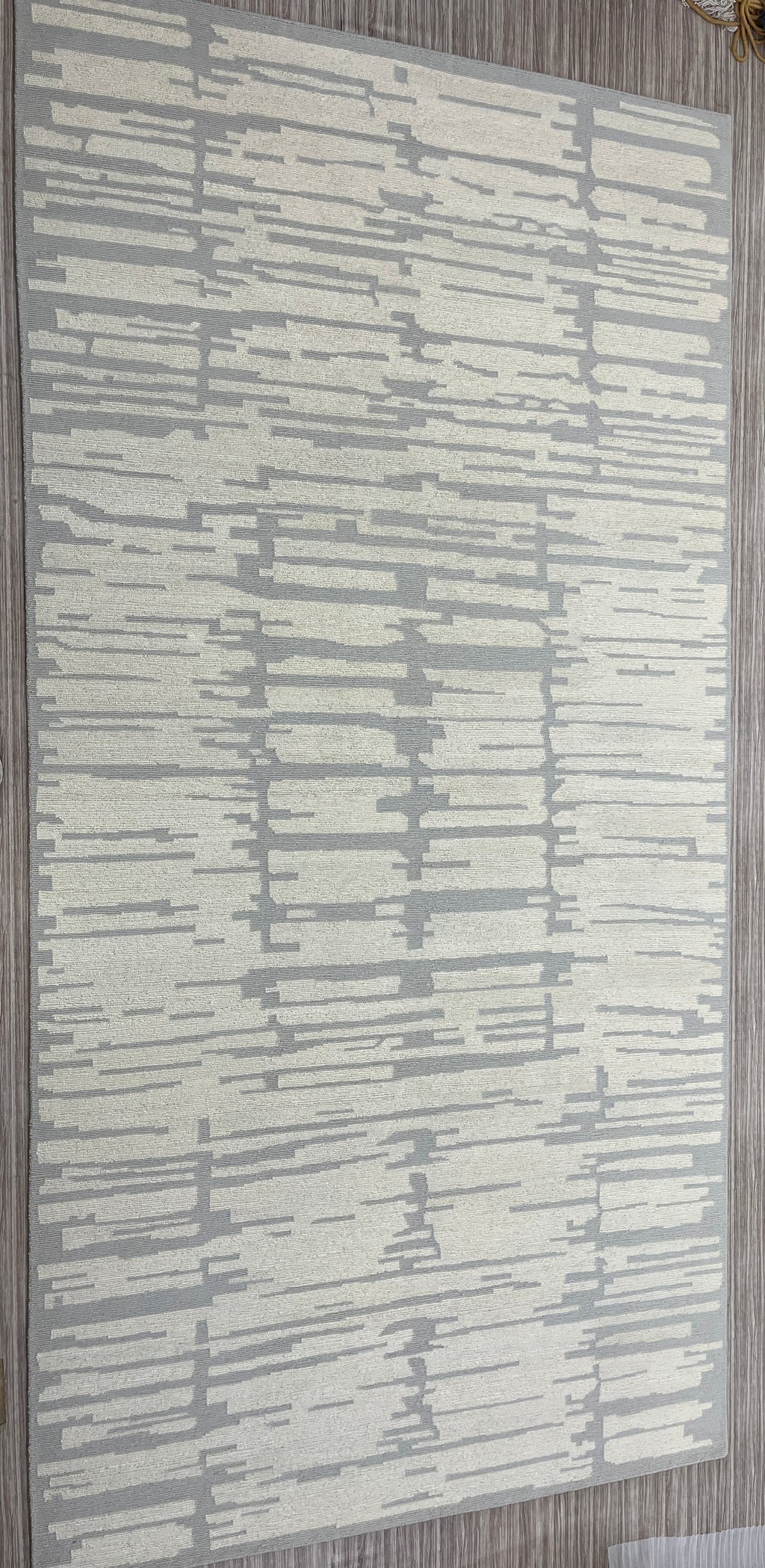 Linear Cadence – Hand-knotted Design