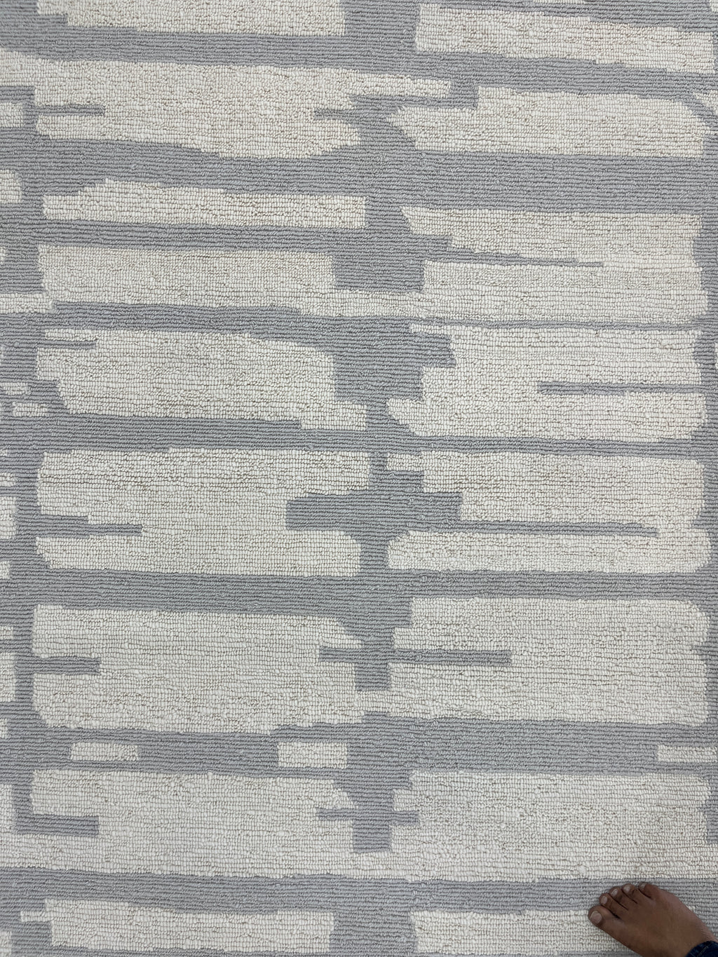 Linear Cadence – Hand-knotted Design