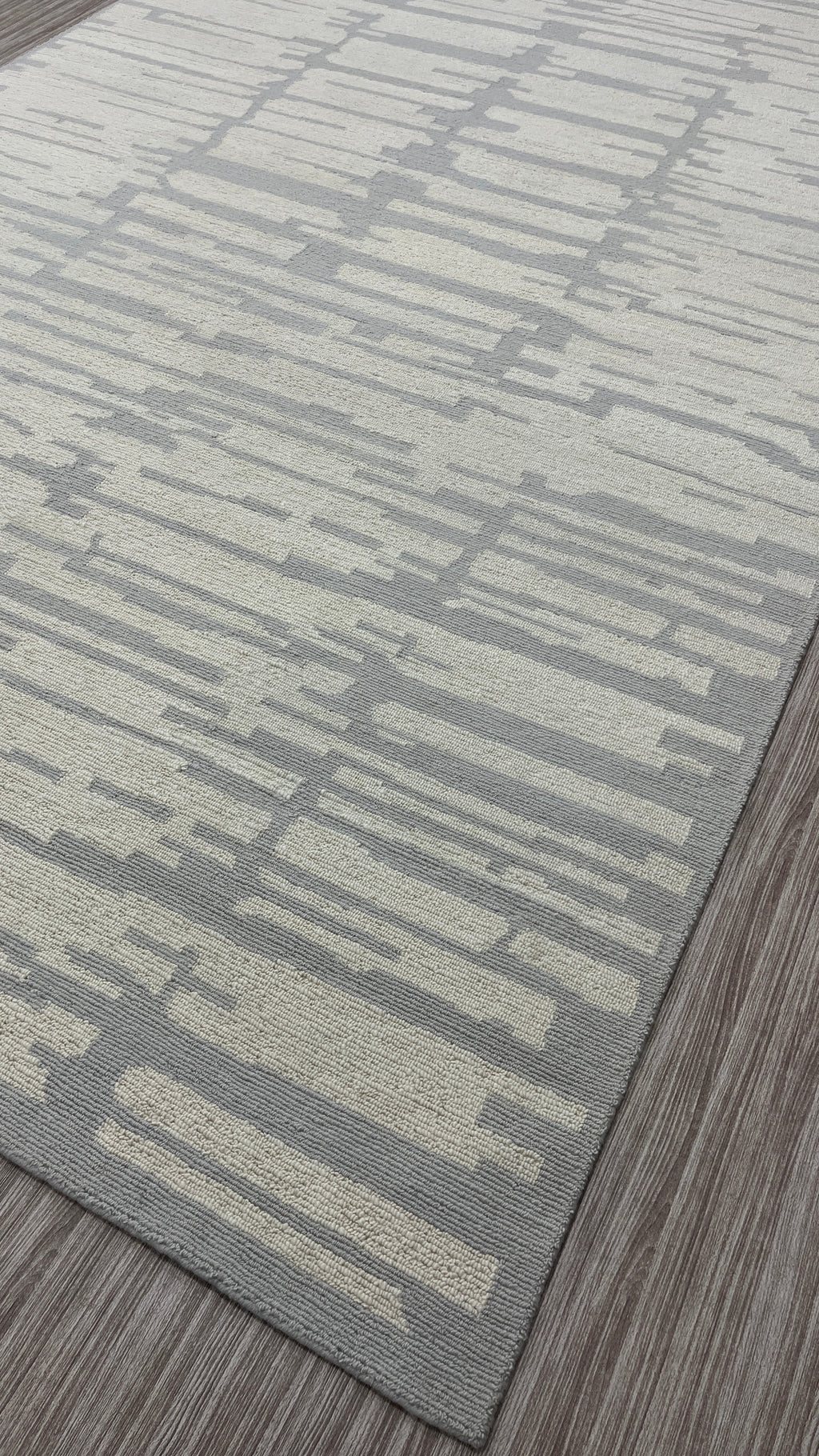 Linear Cadence – Hand-knotted Design