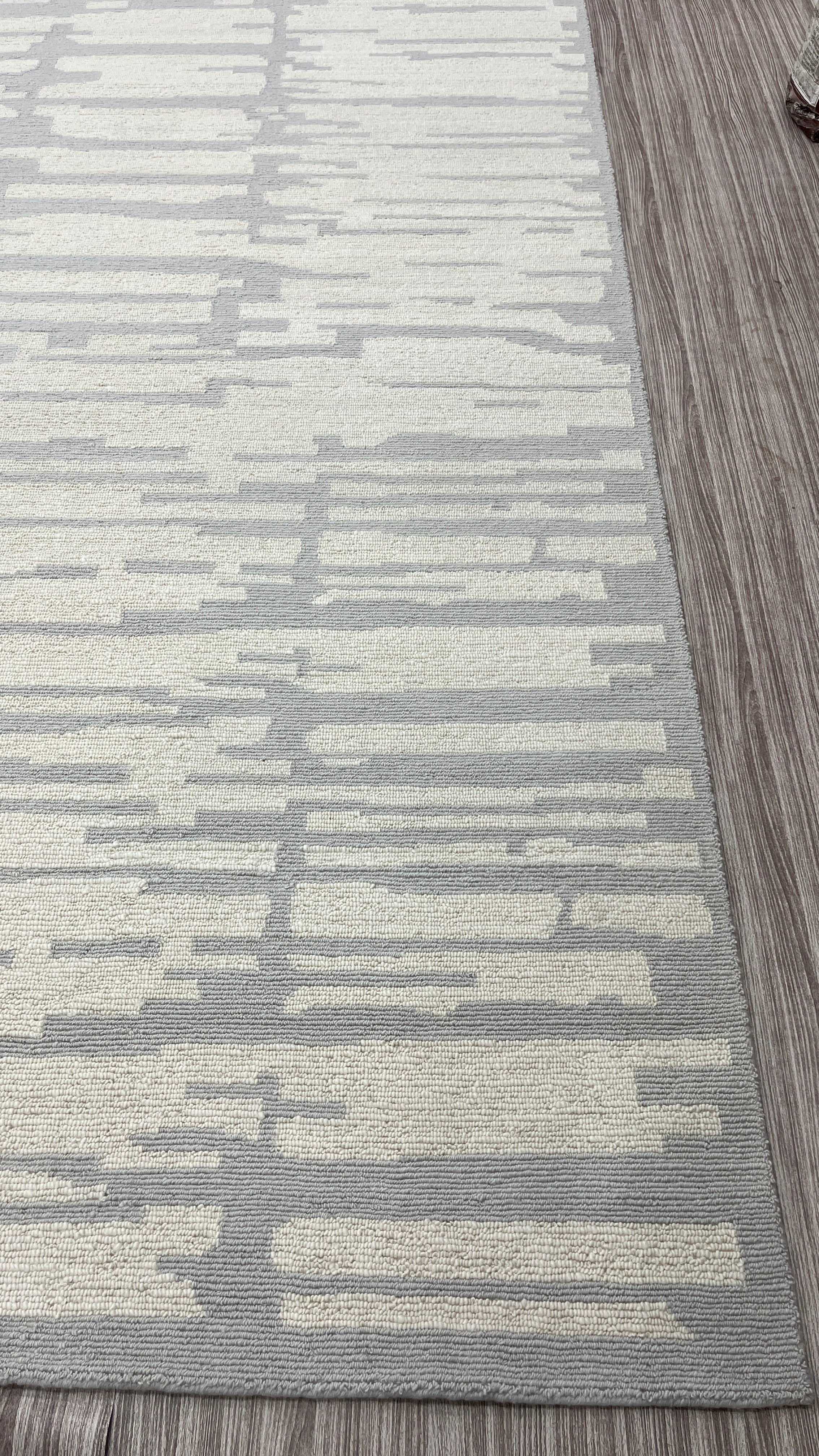Linear Cadence – Hand-knotted Design