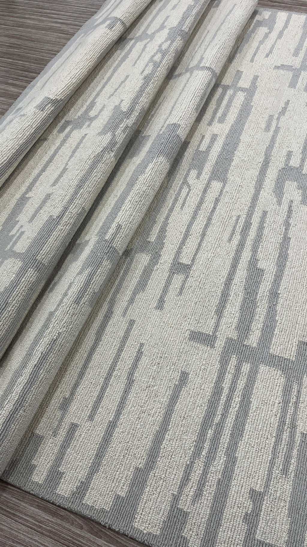 Linear Cadence – Hand-knotted Design