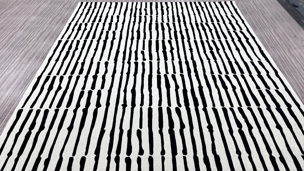 Rhythmic Lines – Hand-Tufted Design
