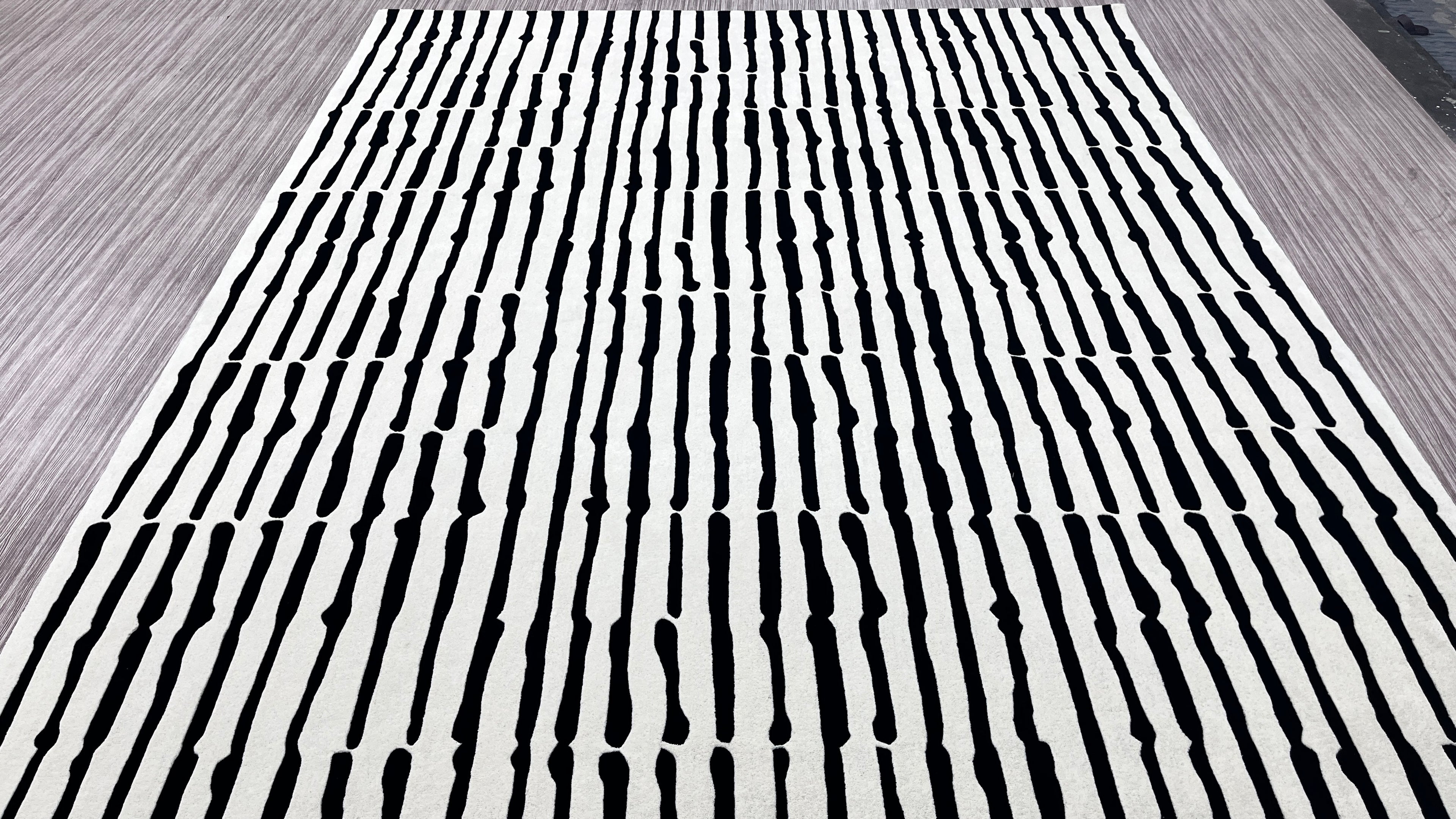 Rhythmic Lines – Hand-Tufted Design