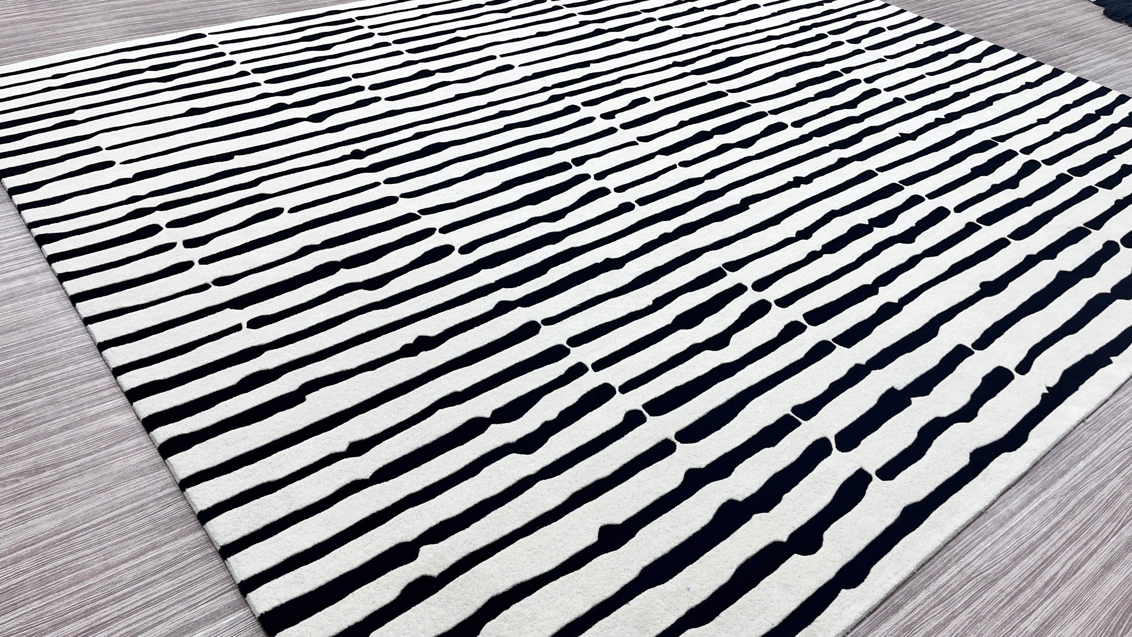 Rhythmic Lines – Hand-Tufted Design