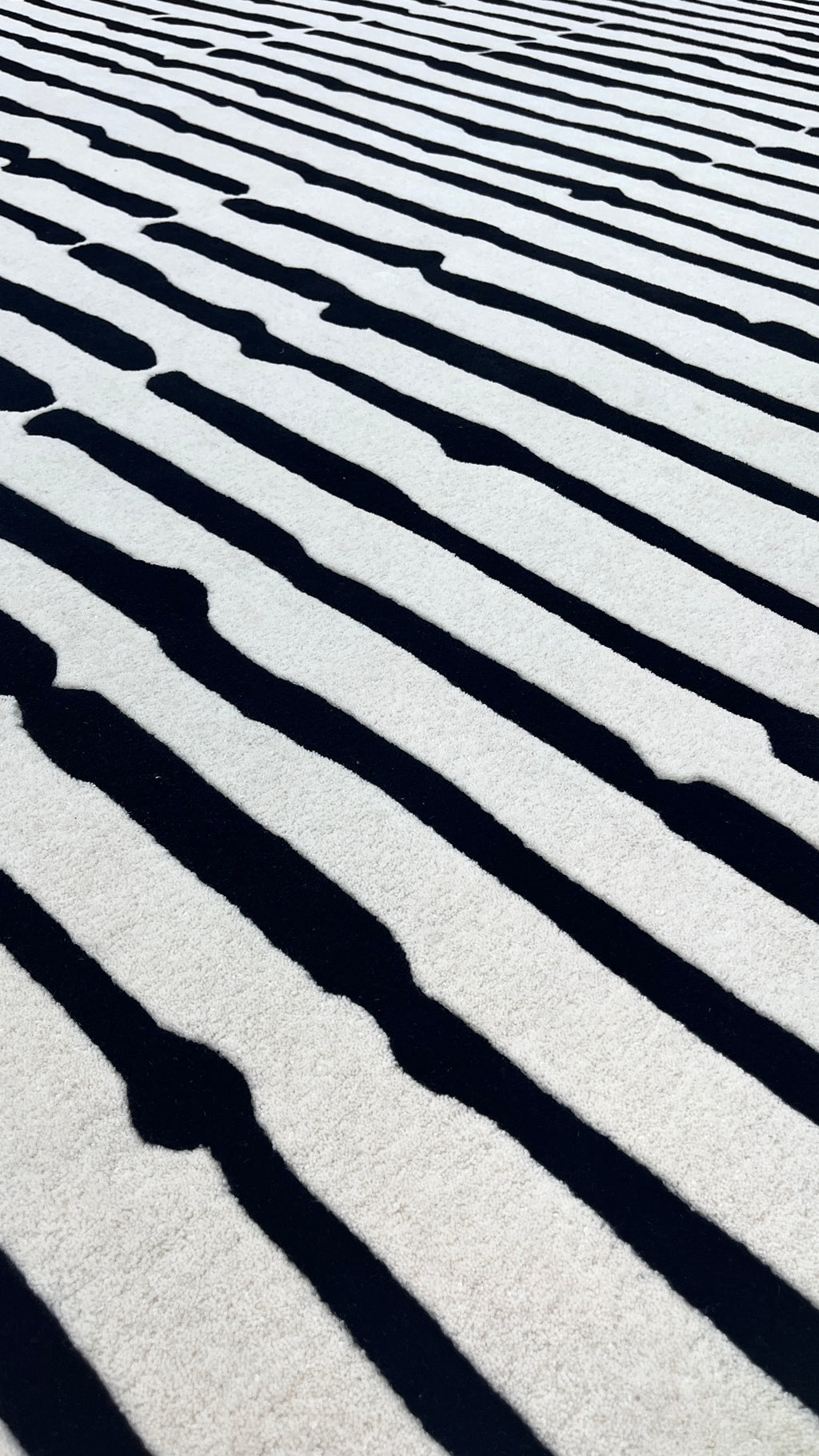 Rhythmic Lines – Hand-Tufted Design
