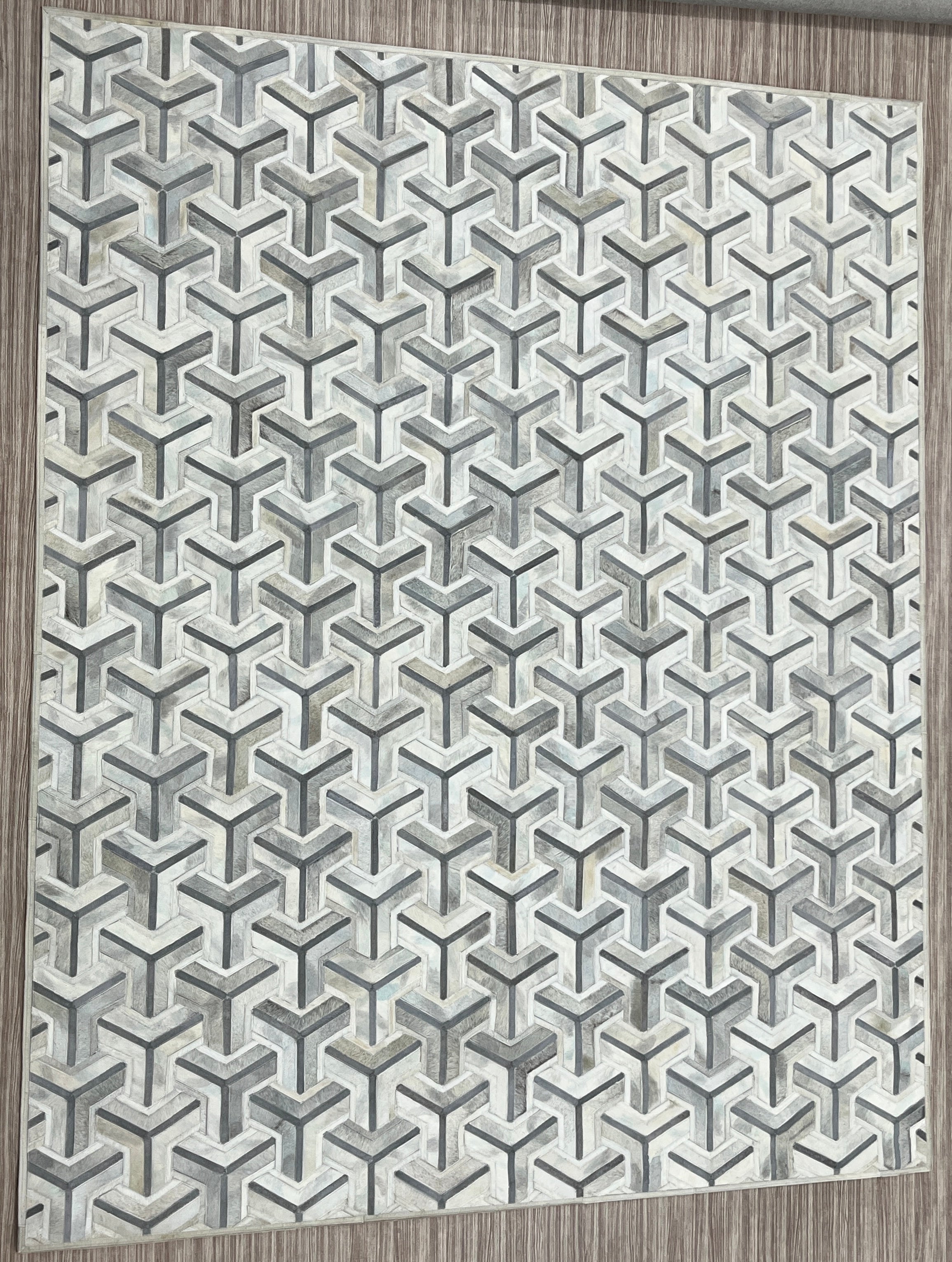 Y-Muster Patchwork-Lederteppich in kühlen Grautönen