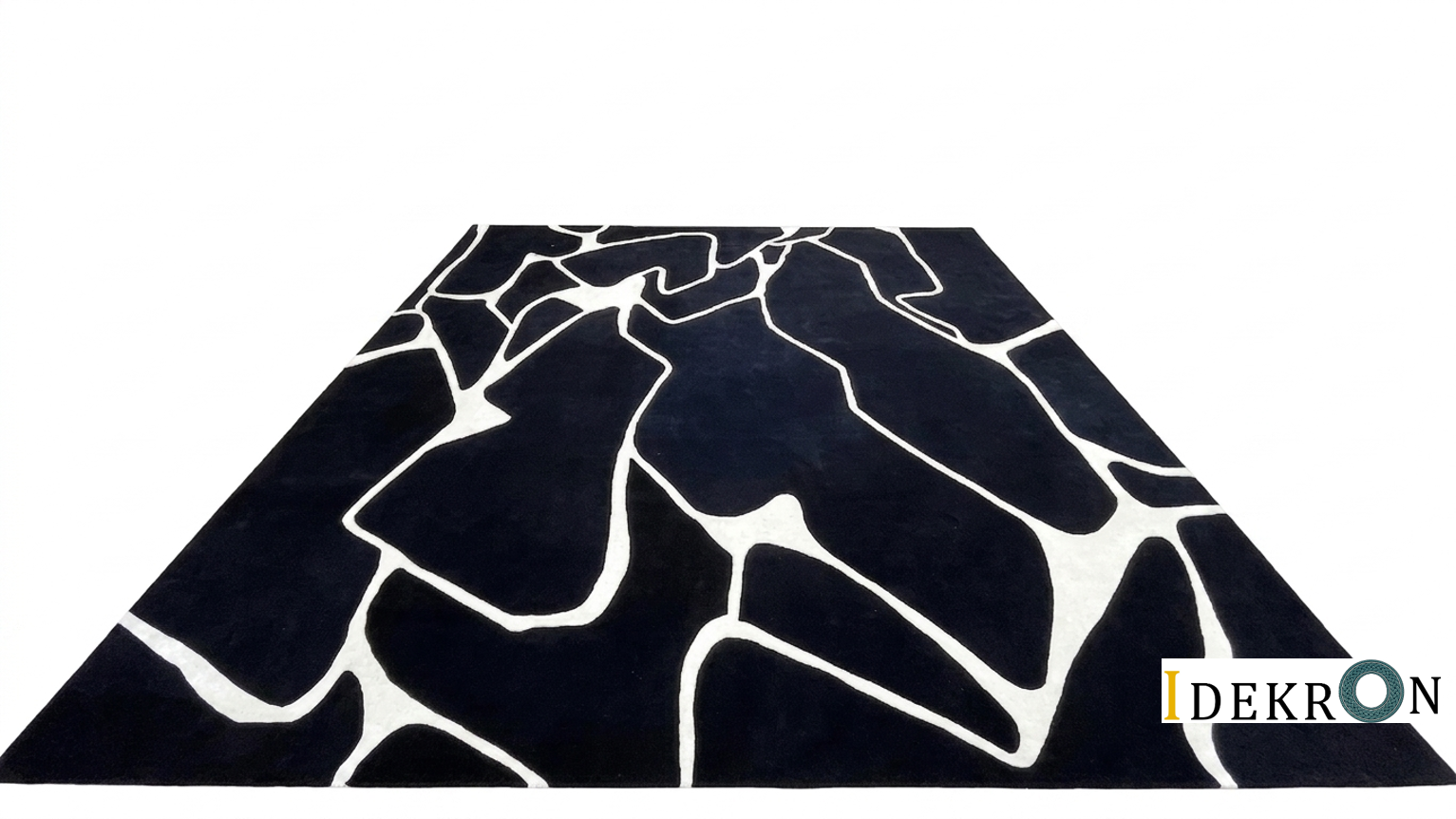 Hand-tufted Abstract Rug in Black and White