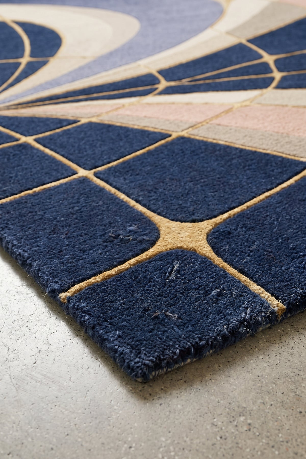 Gilded Passage – Nahansicht des Musters und der Florstruktur