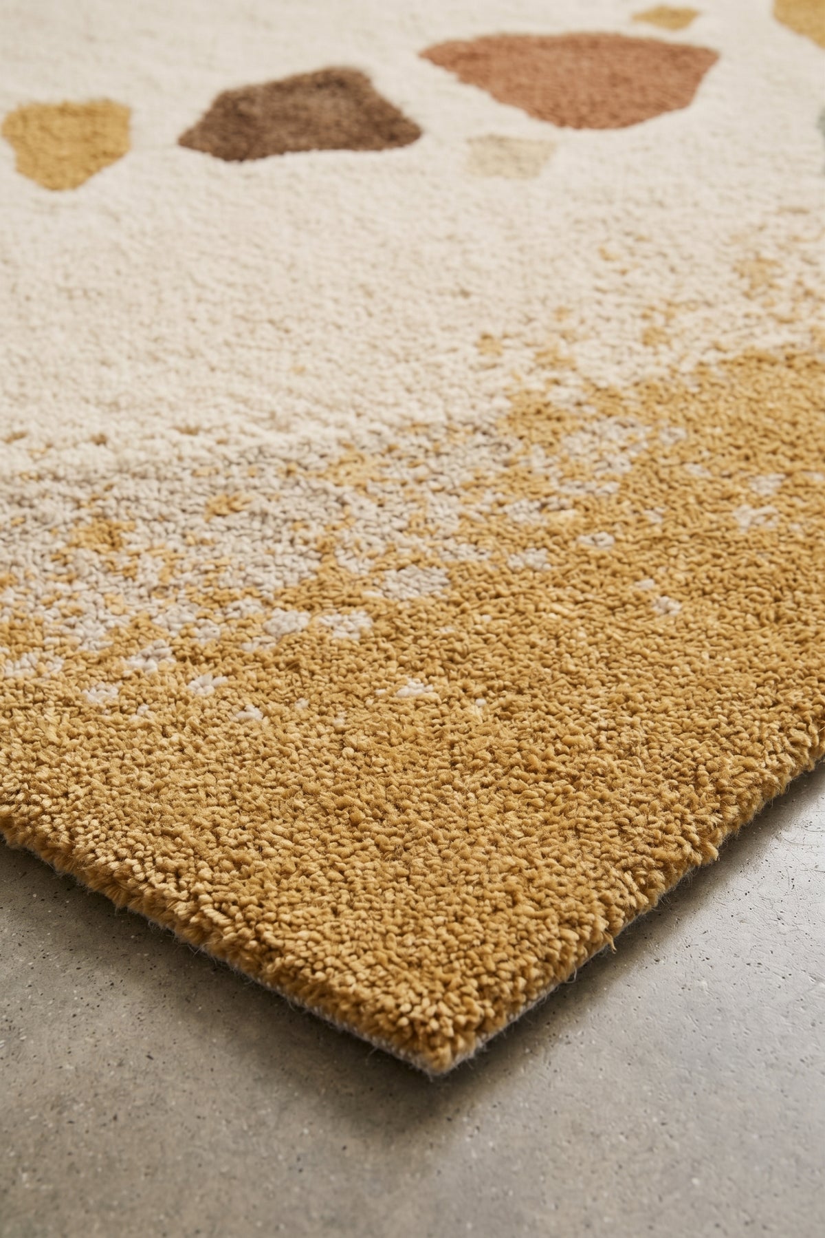 Golden Crumb – Nahansicht des Musters und der Florstruktur
